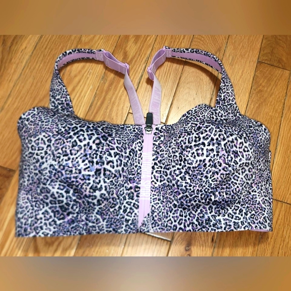 GORGEOUS Vintage Victoria’s Secret Knockout Sports Bra Size 34DD (E)  LEOPARD34F